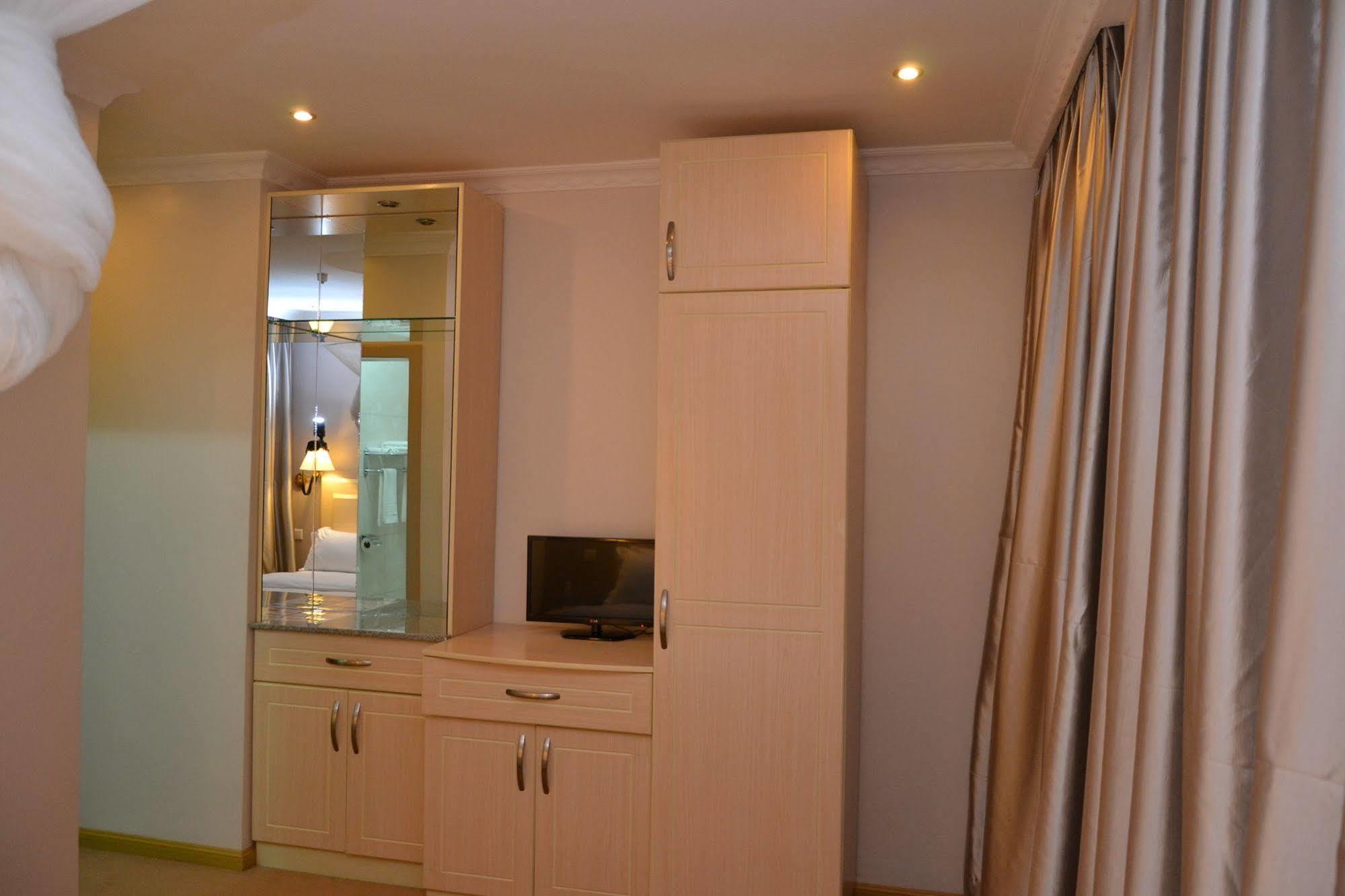 Gloria Hotel Kigali Ngoại thất bức ảnh